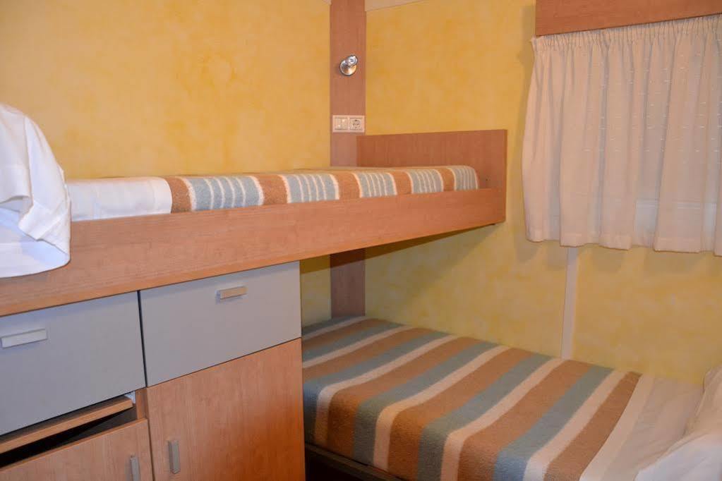 Camping Fuentes Blancas บูร์โกส ภายนอก รูปภาพ